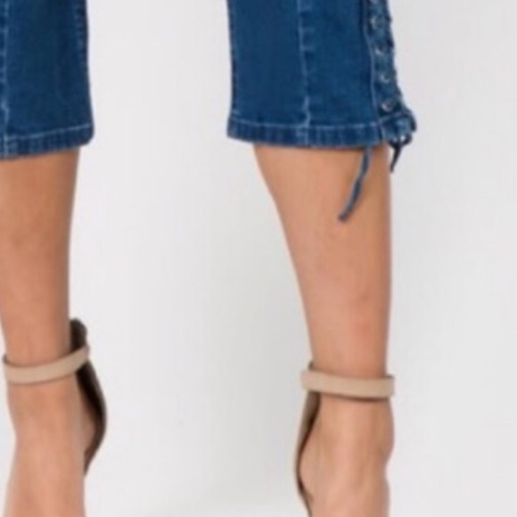 🚨LAST PAIR🚨COMFY Laced Up Crop Jeans🌸 - Picture 6 of 6